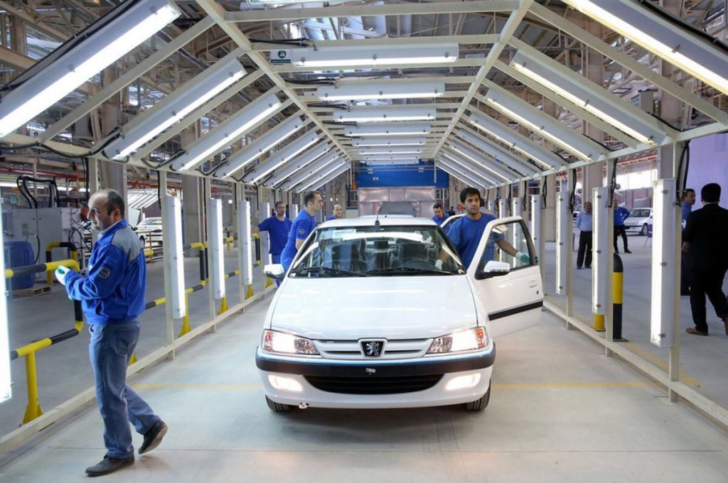 سقف تولید امسال خودروسازان حدود ۹۰۰هزار دستگاه خواهد بود