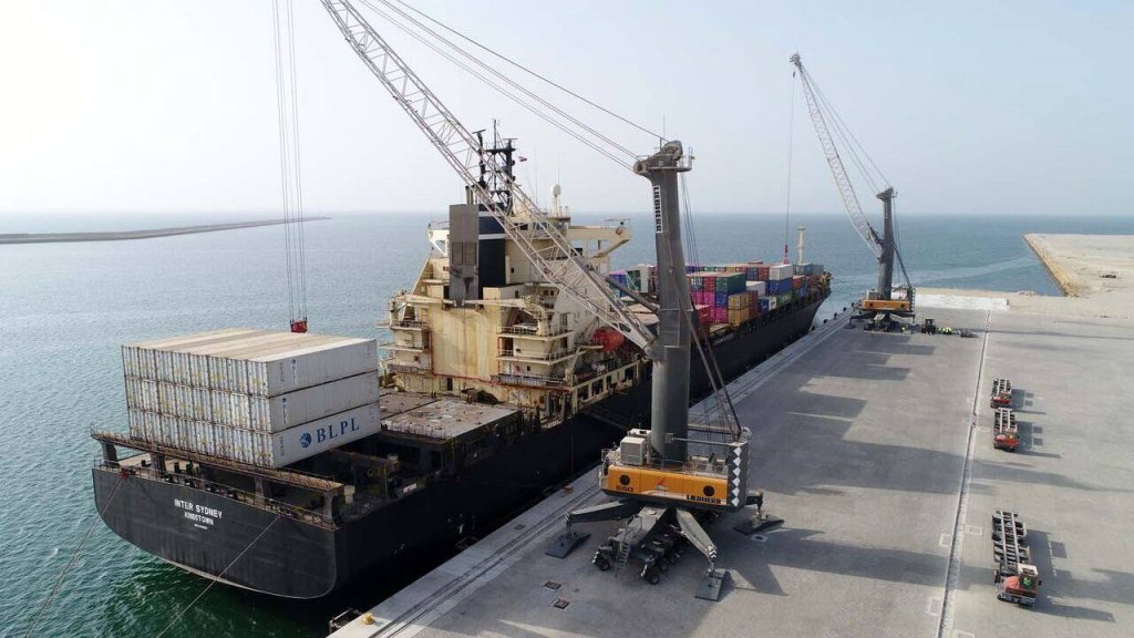 چهار کشتی حامل کالای اساسی وارد بندر شهید بهشتی چابهار شد
