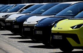 رشد فروش جهانی خودروهای برقی به کف رسید