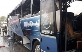حریق شدید اتوبوس رنو در محور فومن-سراوان