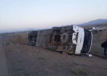 واژگونی اتوبوس اسکانیا در دامغان ۳۳ مجروح بر جا گذاشت