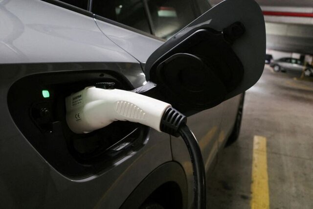 احداث ۱۰۰ ایستگاه شارژ خودروی برقی