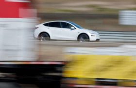 خودروسازان در زمینه هوش مصنوعی مردد شدند